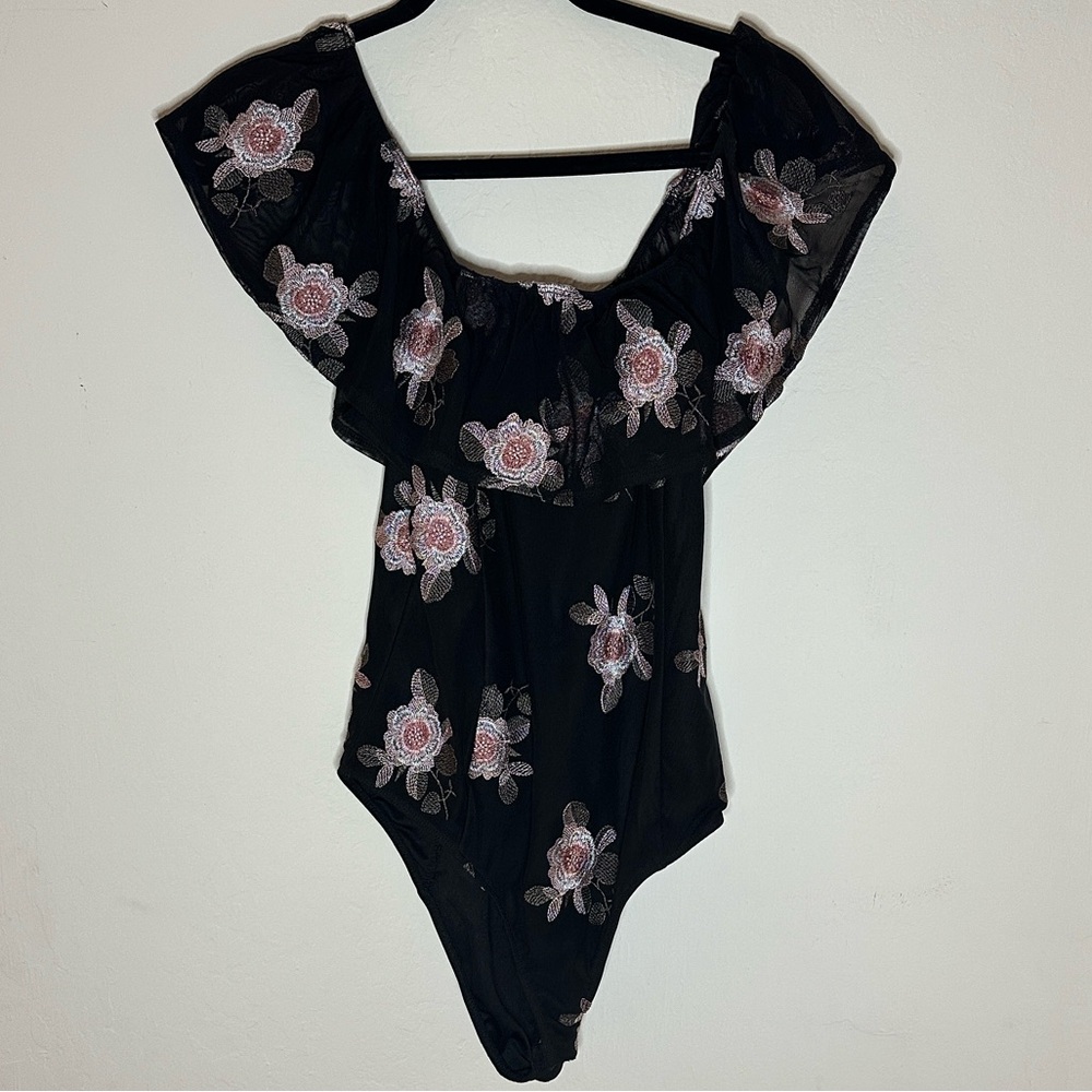 NWT Band of Gypsies Black Floral Off-Shoulder Bodysuit - Picture 6 of 7